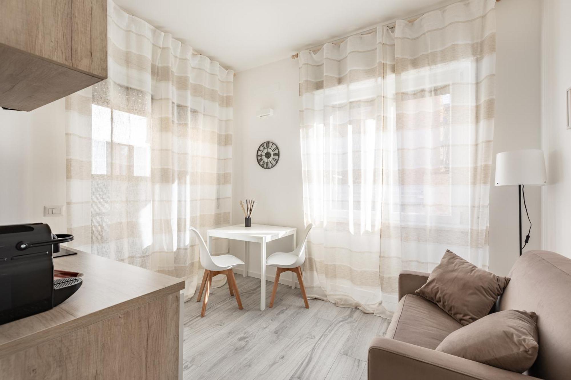 Pieno Centro Di Per Gruppi, Famiglie E Viaggi Di Lavoro Appartement *